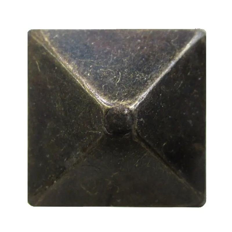 Bronze Ren. Square Pyramid 100/BX Head Size:3/4" Nail Length:5/8"